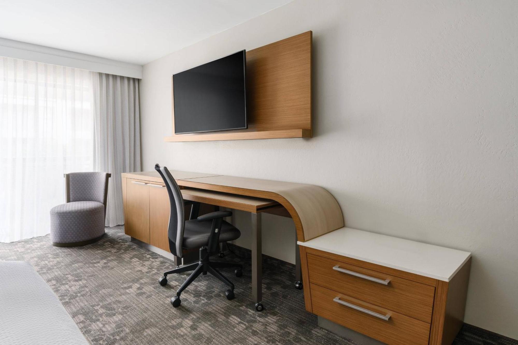 Courtyard By Marriott Orlando Lake Buena Vista At Vista Centre Exterior foto